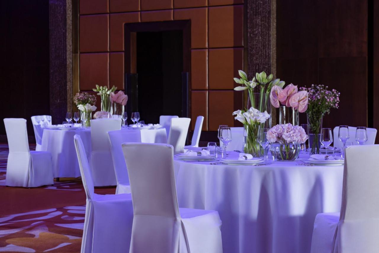 מלון The Ritz-Carlton, אלמטי מראה חיצוני תמונה