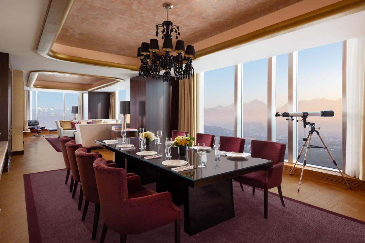 מלון The Ritz-Carlton, אלמטי מראה חיצוני תמונה