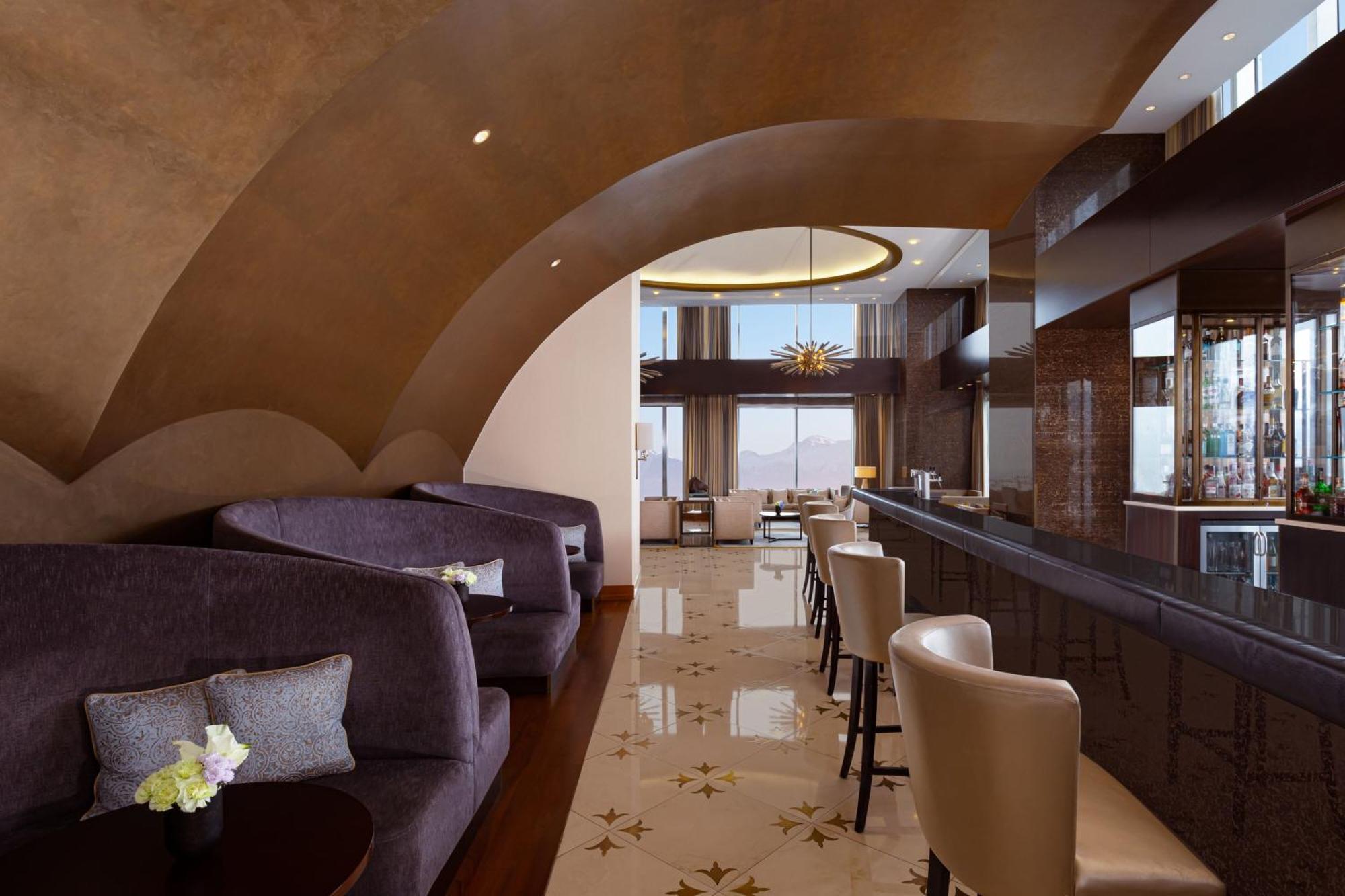 מלון The Ritz-Carlton, אלמטי מראה חיצוני תמונה
