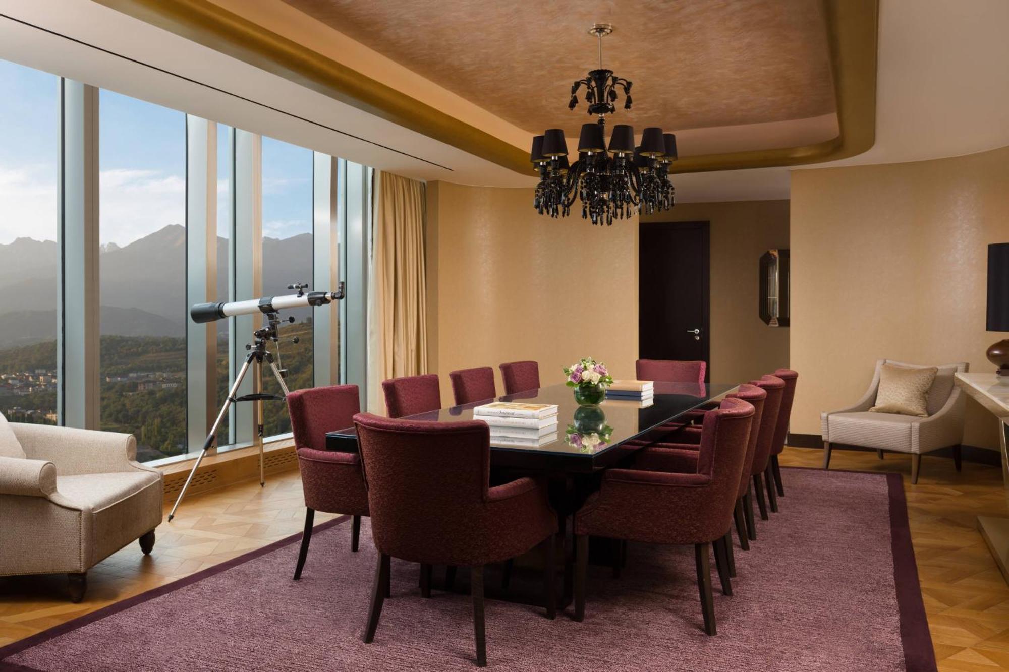 מלון The Ritz-Carlton, אלמטי מראה חיצוני תמונה